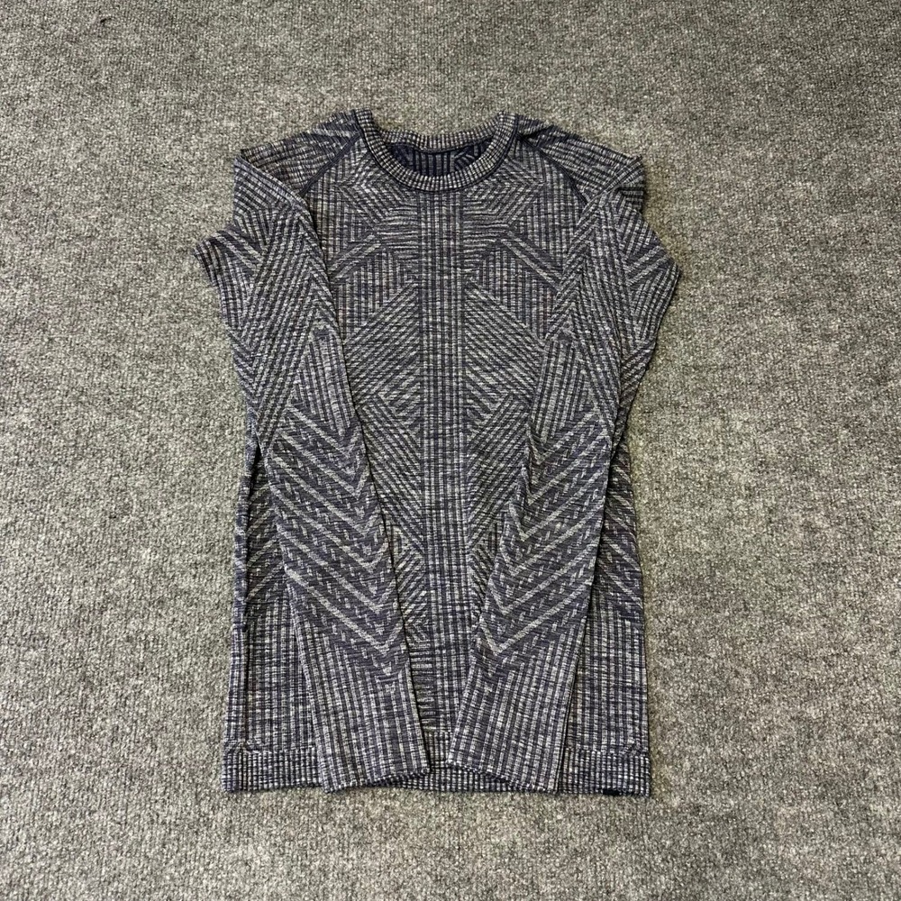 Lululemon Long Sleeve Shirt Womens Size 4 Blue Geometric Knit Thumbhole Athletic